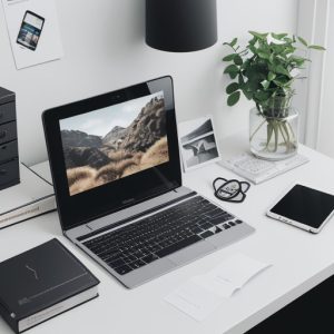 Read more about the article 10 Aplikasi Editing Foto yang Mumpuni di Ponsel Anda